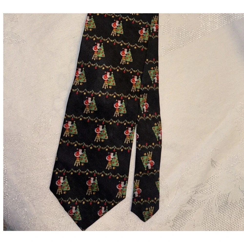 Jos. A. Bank Christmas Necktie Santa Decorating Tree Black 100% Silk Made in USA